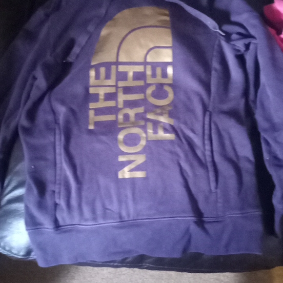 2 hoodies 35 - Picture 7 of 10